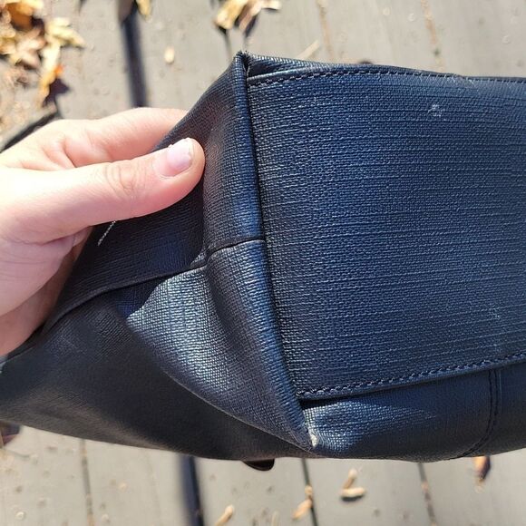 Fossil navy tote with tassle - Picture 4 of 7